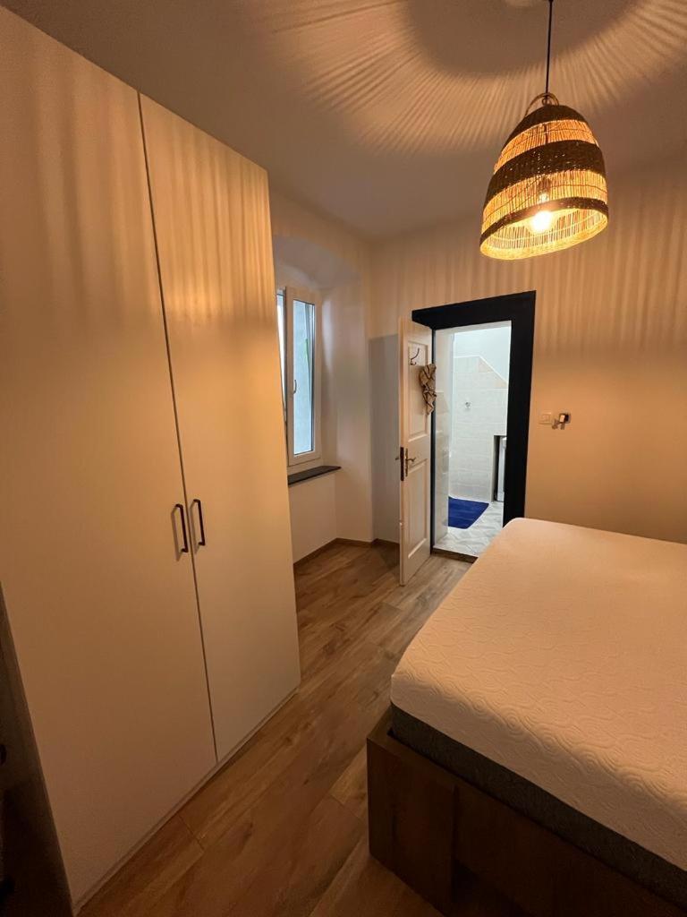 Collie's Place Koper